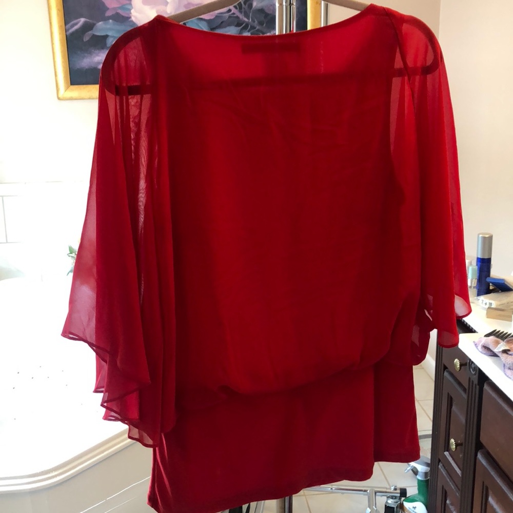Red top - Picture 3 of 4